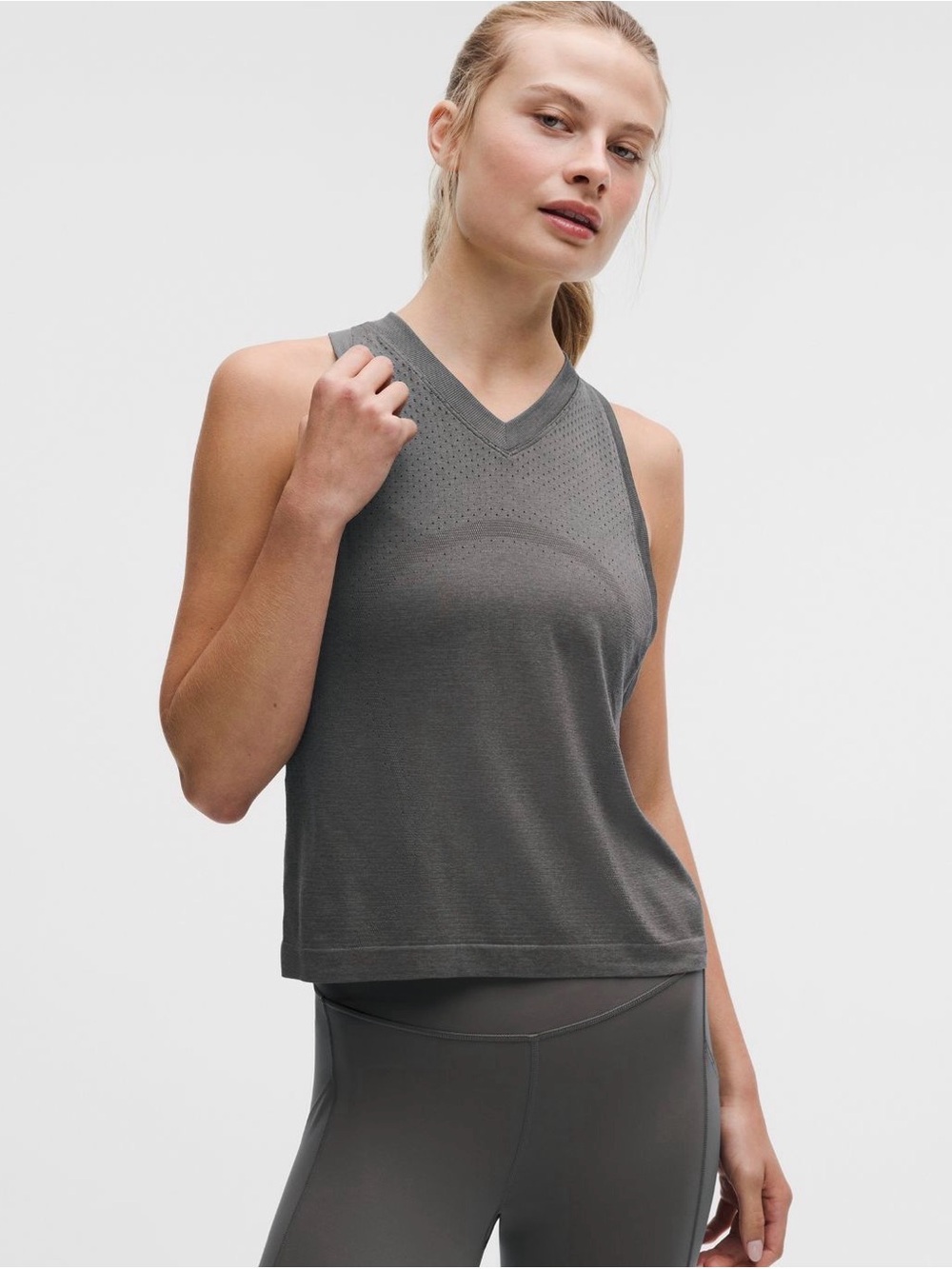 NWT Lululemon Swiftly Open Hole V-Neck Tank Top Onyx Grey Color Size 6